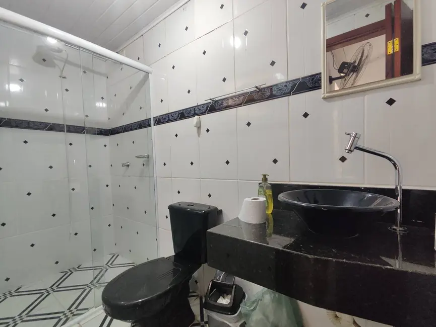 Casa com 2 quartos à venda, 450m2 em Ubatuba - SP - imagem 6 Foto 6 de Casa com 2 quartos à venda, 450m2 em Ubatuba - SP