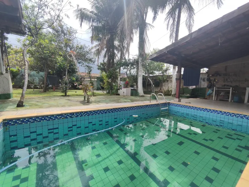 Casa com 2 quartos à venda, 450m2 em Ubatuba - SP - imagem 4 Foto 4 de Casa com 2 quartos à venda, 450m2 em Ubatuba - SP