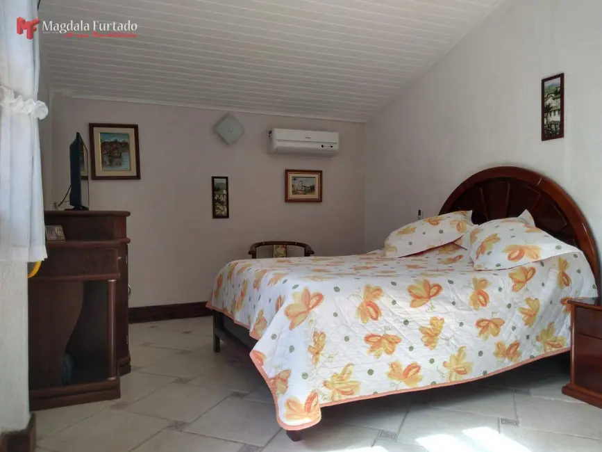 Foto 5 de Casa com 3 quartos à venda, 720m2 em Cabo Frio - RJ