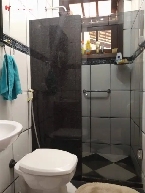 Foto 4 de Casa com 3 quartos à venda, 720m2 em Cabo Frio - RJ