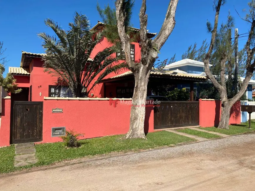 Foto 2 de Casa com 4 quartos à venda, 360m2 em Cabo Frio - RJ