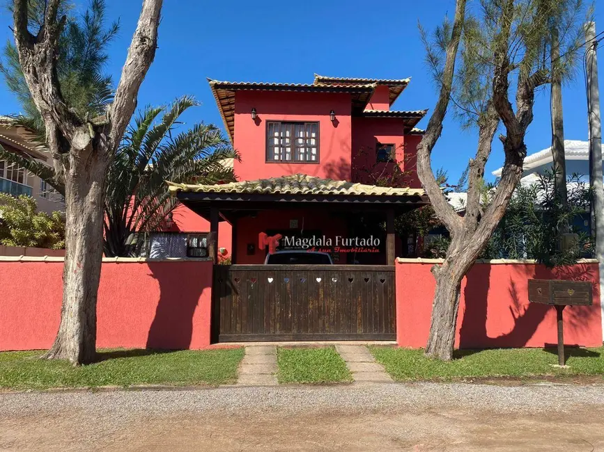 Foto 1 de Casa com 4 quartos à venda, 360m2 em Cabo Frio - RJ
