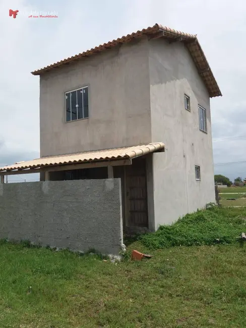 Foto 1 de Casa com 2 quartos à venda, 130m2 em Cabo Frio - RJ