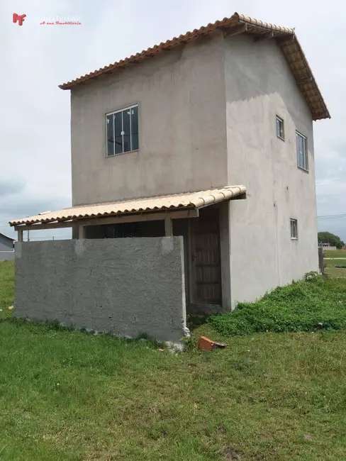 Foto 4 de Casa com 2 quartos à venda, 130m2 em Cabo Frio - RJ