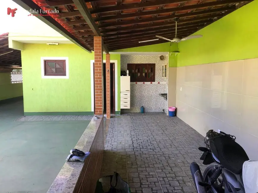 Foto 4 de Casa com 2 quartos à venda, 180m2 em Cabo Frio - RJ