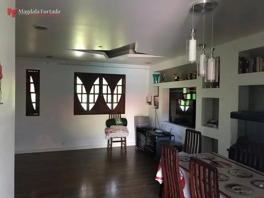 Foto 6 de Casa com 2 quartos à venda, 180m2 em Cabo Frio - RJ