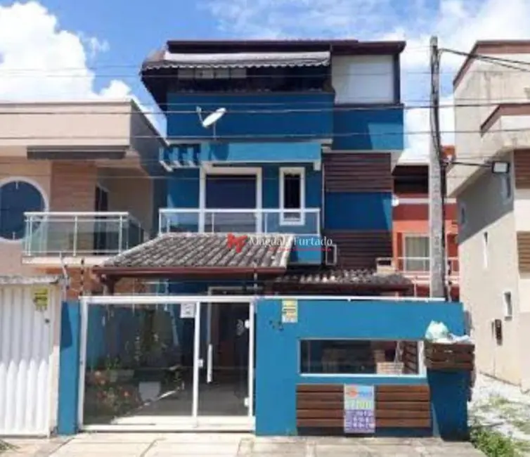 Foto 2 de Casa com 3 quartos à venda, 105m2 em Rio Das Ostras - RJ