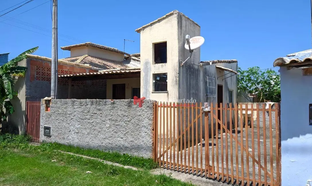 Foto 2 de Casa com 2 quartos à venda, 120m2 em Cabo Frio - RJ