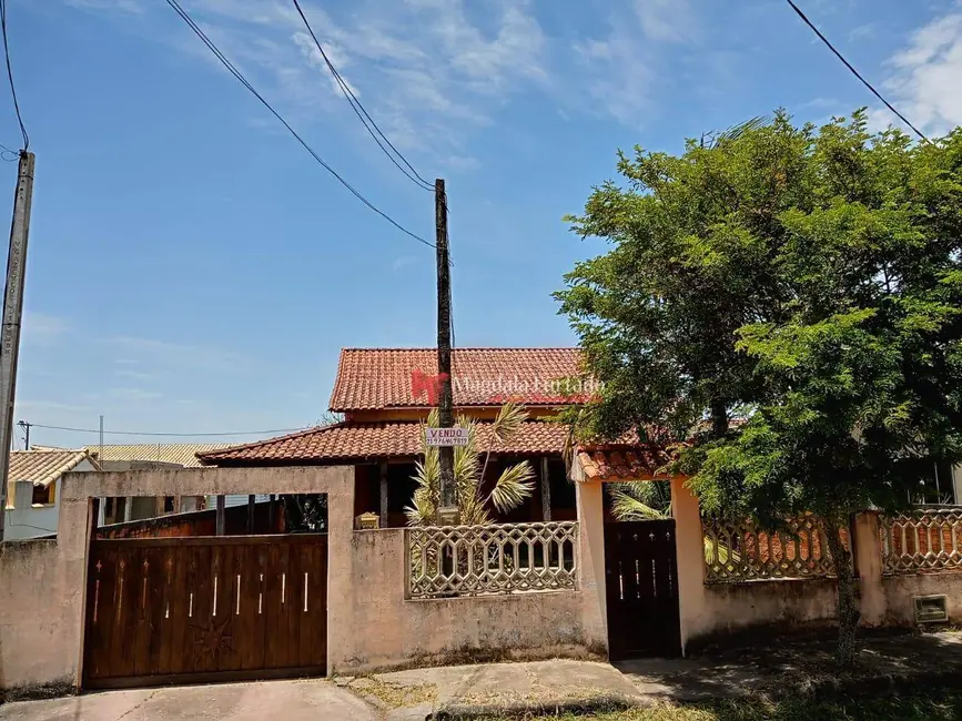 Foto 2 de Casa com 3 quartos à venda, 420m2 em Cabo Frio - RJ