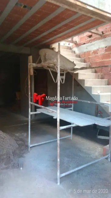 Foto 4 de Casa com 4 quartos à venda, 720m2 em Cabo Frio - RJ