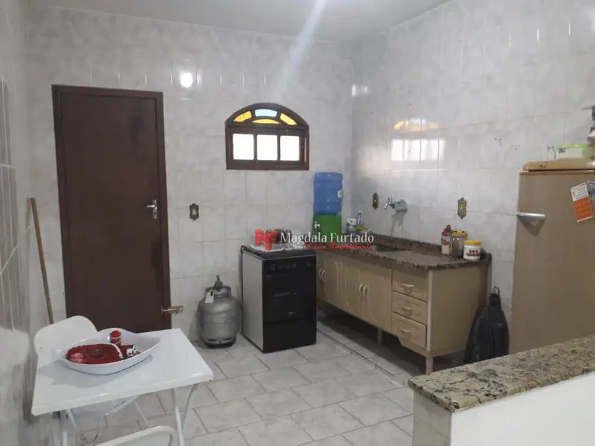 Foto 4 de Casa com 5 quartos à venda, 150m2 em Cabo Frio - RJ