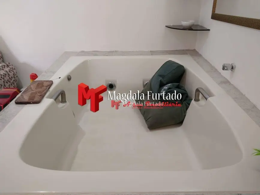 Foto 2 de Casa com 4 quartos à venda, 440m2 em Cabo Frio - RJ