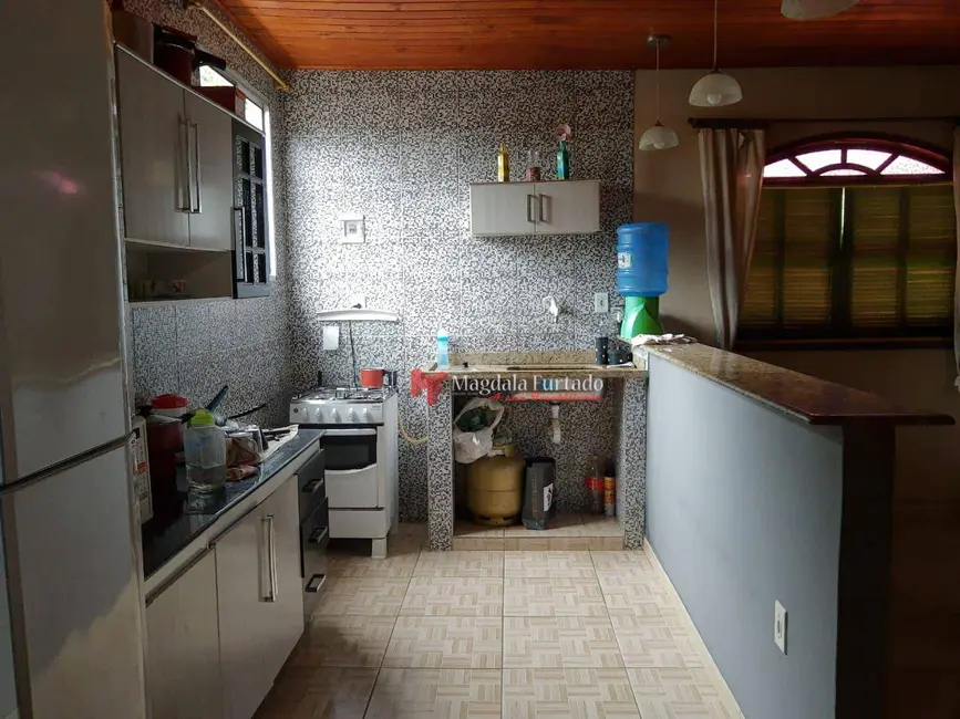 Casa com 3 quartos à venda, 200m2 em Cabo Frio - RJ - imagem 3 Foto 3 de Casa com 3 quartos à venda, 200m2 em Cabo Frio - RJ