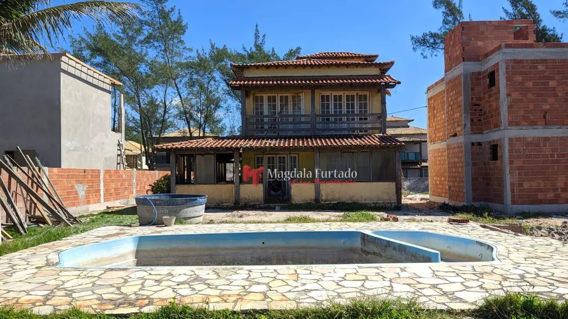 Foto 4 de Casa com 3 quartos à venda, 450m2 em Cabo Frio - RJ