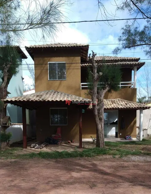 Foto 2 de Casa com 3 quartos à venda, 210m2 em Cabo Frio - RJ