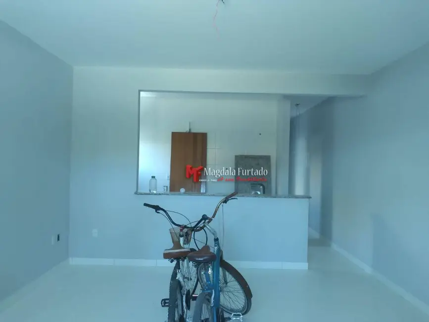 Foto 2 de Casa com 2 quartos à venda, 180m2 em Cabo Frio - RJ