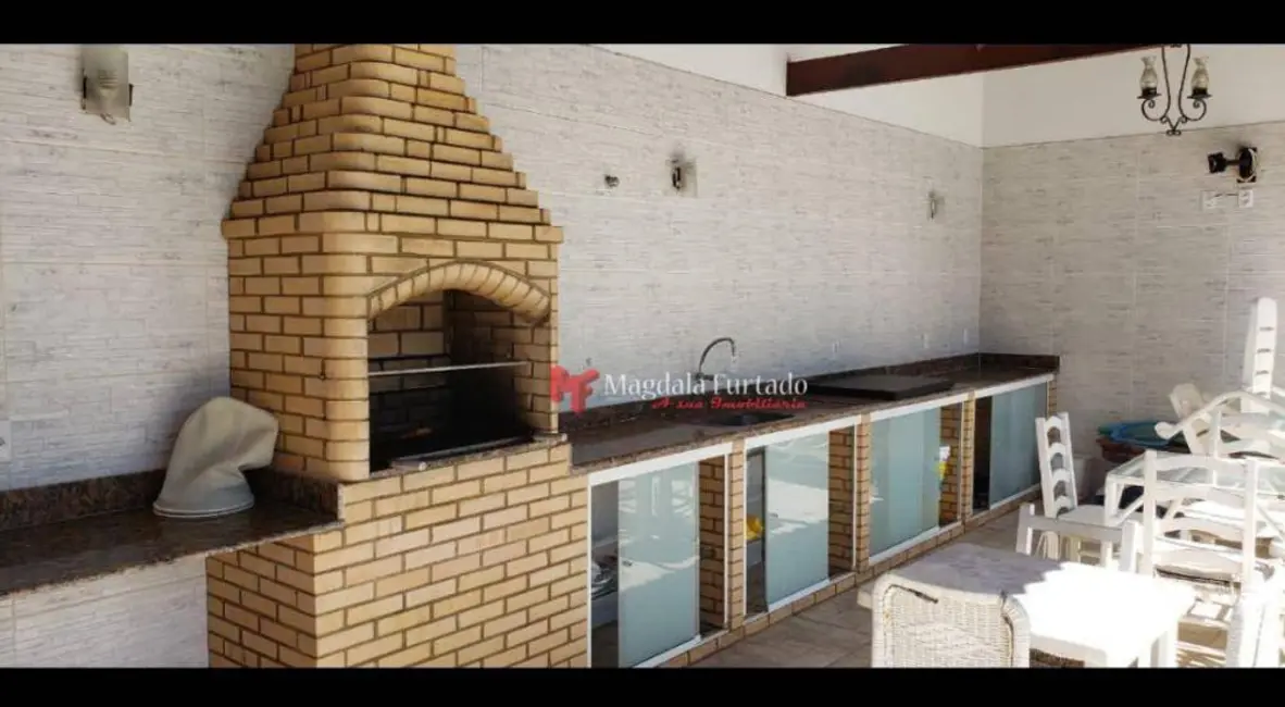 Casa com 4 quartos à venda, 300m2 em Cabo Frio - RJ - imagem 4 Foto 4 de Casa com 4 quartos à venda, 300m2 em Cabo Frio - RJ