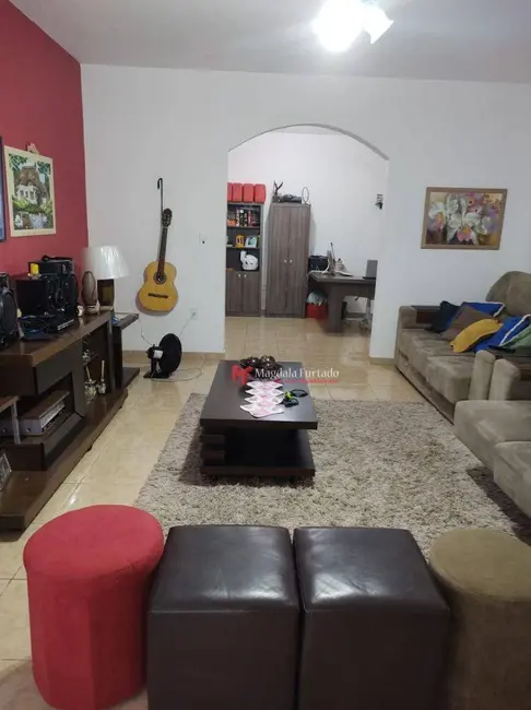 Casa com 3 quartos à venda, 480m2 em Cabo Frio - RJ - imagem 5 Foto 5 de Casa com 3 quartos à venda, 480m2 em Cabo Frio - RJ