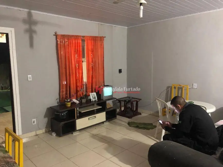 Casa com 2 quartos à venda, 180m2 em Botafogo, Cabo Frio - RJ - imagem 3 Foto 3 de Casa com 2 quartos à venda, 180m2 em Botafogo, Cabo Frio - RJ