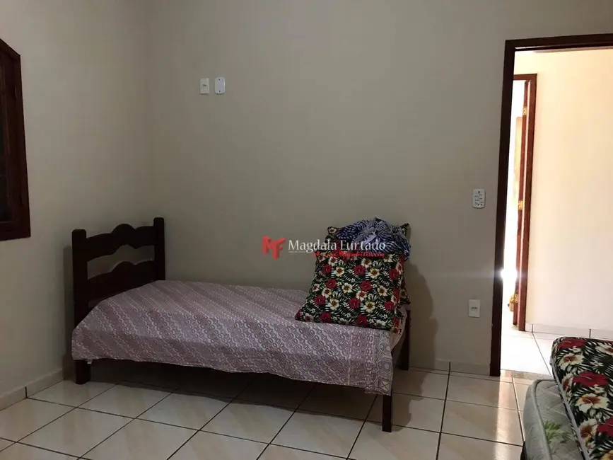 Foto 2 de Casa com 3 quartos à venda, 360m2 em Cabo Frio - RJ