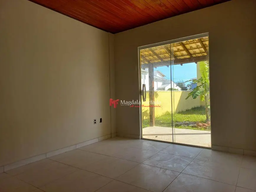 Foto 2 de Casa com 3 quartos à venda, 180m2 em Cabo Frio - RJ