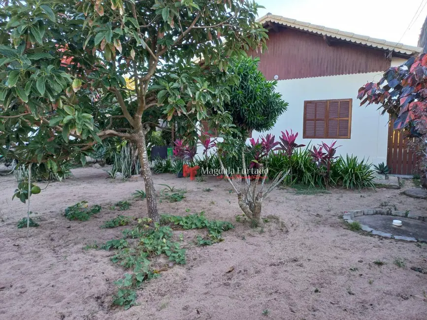 Foto 2 de Casa com 4 quartos à venda, 480m2 em Cabo Frio - RJ