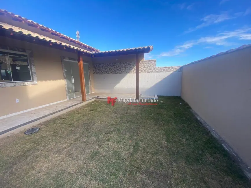 Foto 2 de Casa com 2 quartos à venda, 135m2 em Cabo Frio - RJ