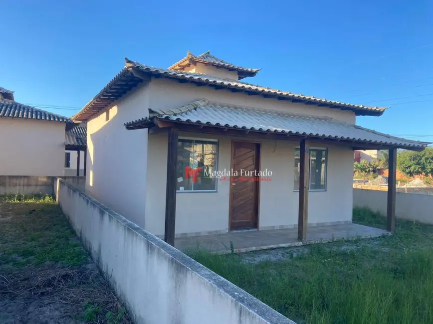 Foto 2 de Casa com 2 quartos à venda, 200m2 em Cabo Frio - RJ