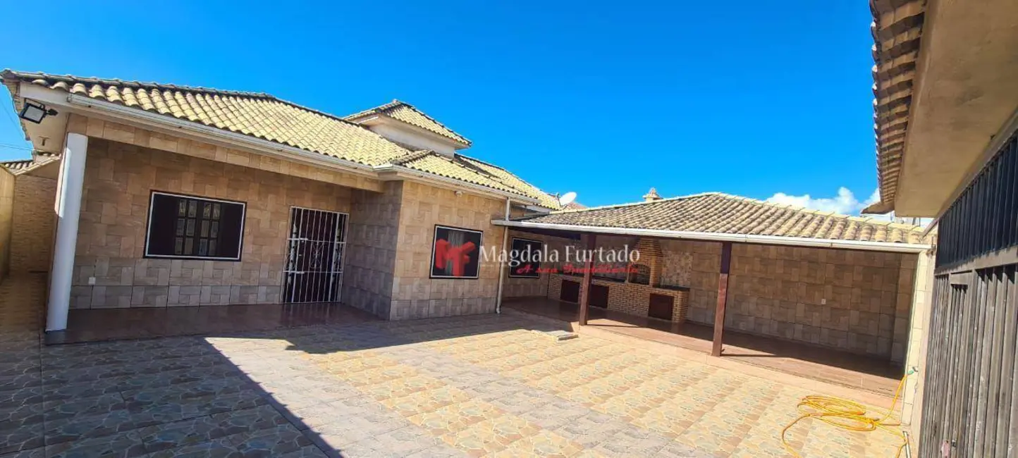 Foto 1 de Casa com 3 quartos à venda, 300m2 em Cabo Frio - RJ