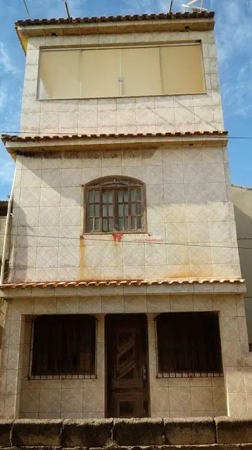 Foto 1 de Casa com 2 quartos à venda, 95m2 em Cabo Frio - RJ