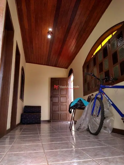 Casa com 3 quartos à venda, 180m2 em Aquarius (Tamoios), Cabo Frio - RJ - imagem 3 Foto 3 de Casa com 3 quartos à venda, 180m2 em Aquarius (Tamoios), Cabo Frio - RJ