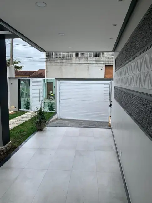 Foto 2 de Casa com 3 quartos à venda, 360m2 em Jardim Miramar, Rio Das Ostras - RJ