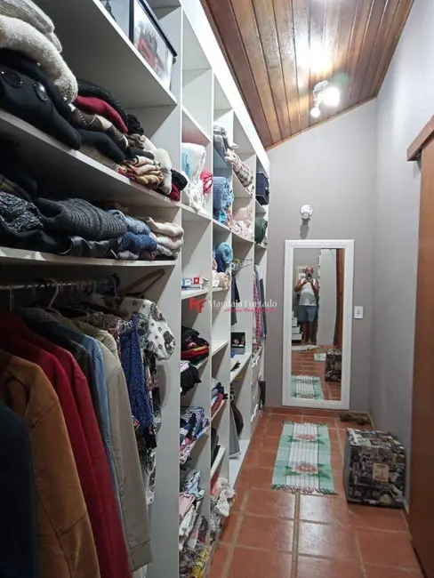 Casa com 3 quartos à venda, 420m2 em Cabo Frio - RJ - imagem 5 Foto 5 de Casa com 3 quartos à venda, 420m2 em Cabo Frio - RJ