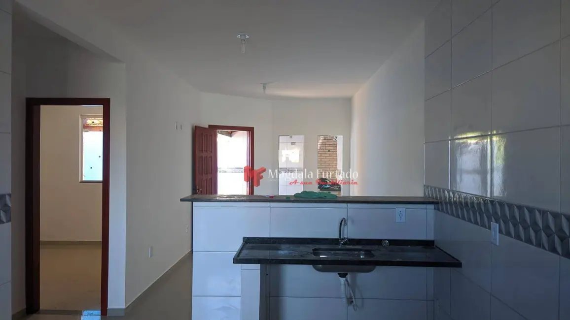 Foto 3 de Casa com 2 quartos à venda, 66m2 em Cabo Frio - RJ