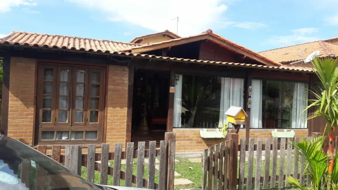 Foto 1 de Casa com 6 quartos à venda, 360m2 em Cabo Frio - RJ