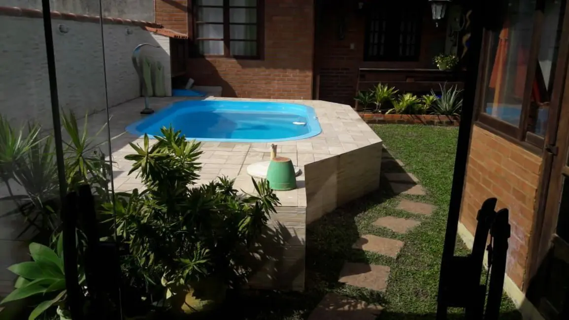 Foto 5 de Casa com 6 quartos à venda, 360m2 em Cabo Frio - RJ