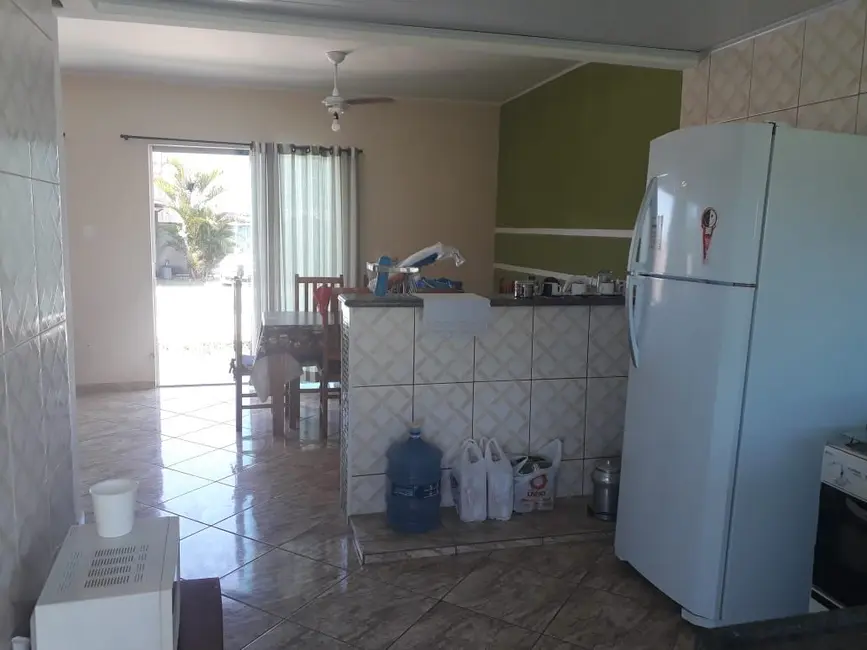 Casa com 3 quartos à venda, 420m2 em Cabo Frio - RJ - imagem 5 Foto 5 de Casa com 3 quartos à venda, 420m2 em Cabo Frio - RJ