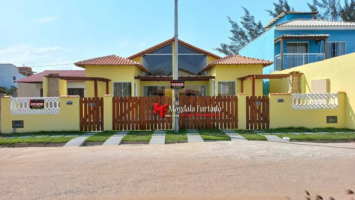 Foto 2 de Casa com 2 quartos à venda, 140m2 em Cabo Frio - RJ