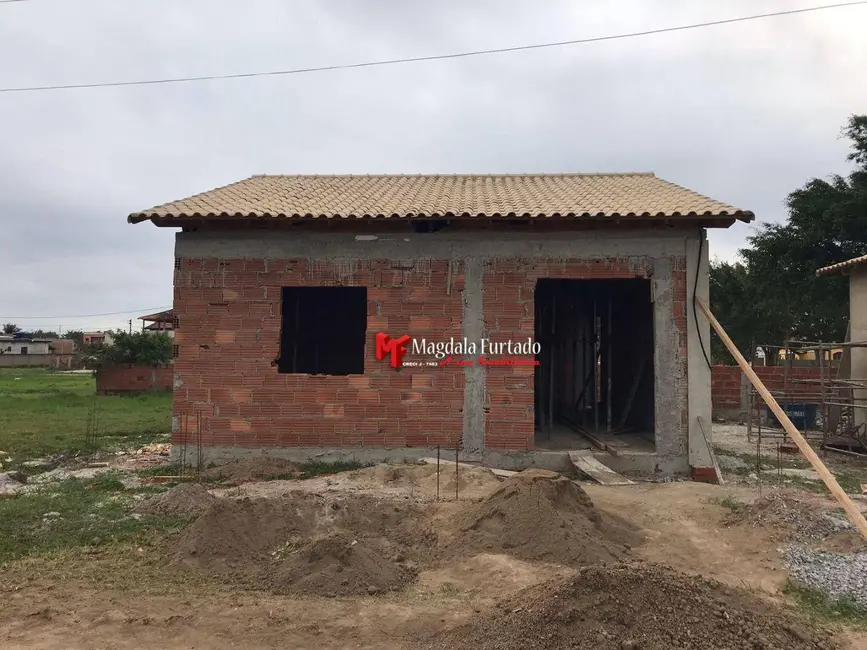 Foto 2 de Casa com 2 quartos à venda, 160m2 em Cabo Frio - RJ