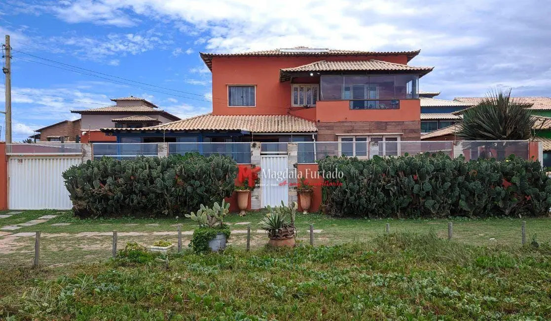 Foto 2 de Casa com 4 quartos à venda, 342m2 em Cabo Frio - RJ