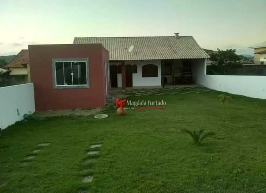 Foto 1 de Casa com 3 quartos à venda, 300m2 em Araruama - RJ