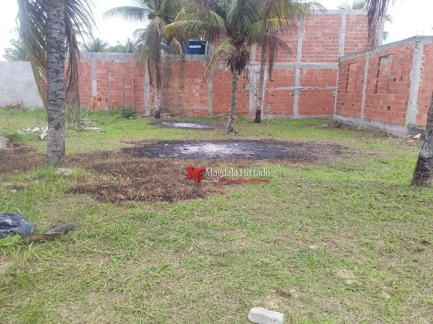 Foto 2 de Casa com 2 quartos à venda, 200m2 em Cabo Frio - RJ