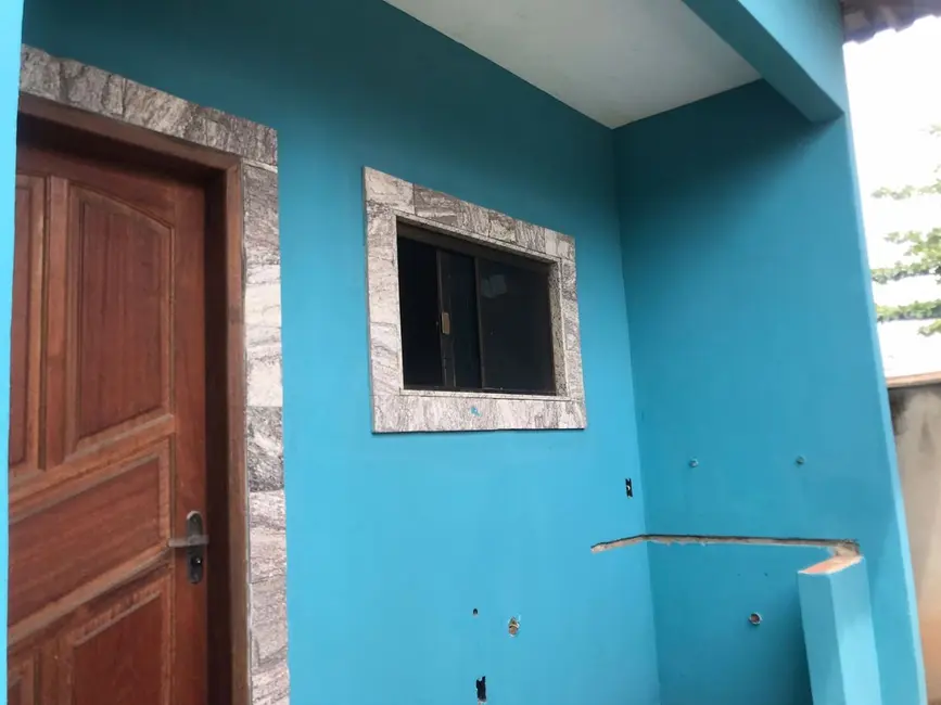 Foto 2 de Casa com 2 quartos à venda, 140m2 em Cabo Frio - RJ