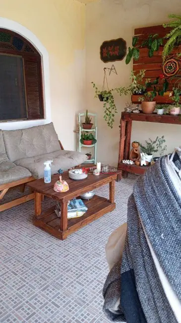 Foto 2 de Casa com 2 quartos à venda, 120m2 em Cabo Frio - RJ