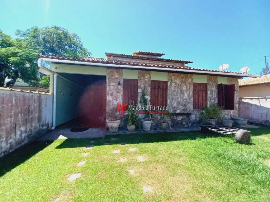 Foto 2 de Casa com 4 quartos à venda, 360m2 em Cabo Frio - RJ