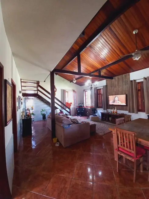 Foto 4 de Casa com 4 quartos à venda, 360m2 em Cabo Frio - RJ