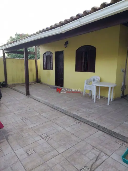 Foto 1 de Casa com 2 quartos à venda, 120m2 em Cabo Frio - RJ
