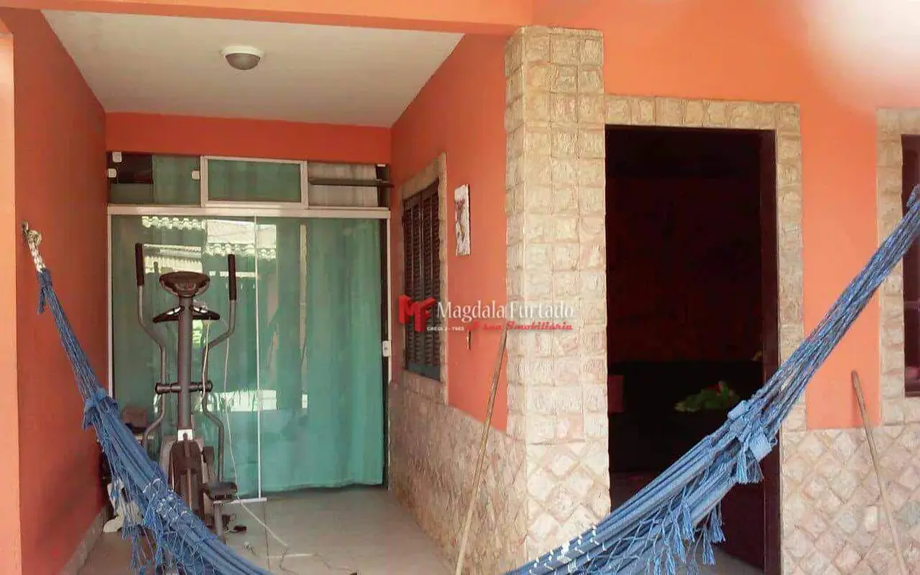 Foto 1 de Casa com 5 quartos à venda, 200m2 em Cabo Frio - RJ