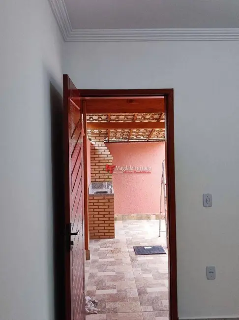 Foto 2 de Casa com 2 quartos à venda, 60m2 em Casimiro De Abreu - RJ