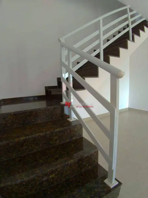 Foto 3 de Casa com 2 quartos à venda, 275m2 em Cabo Frio - RJ